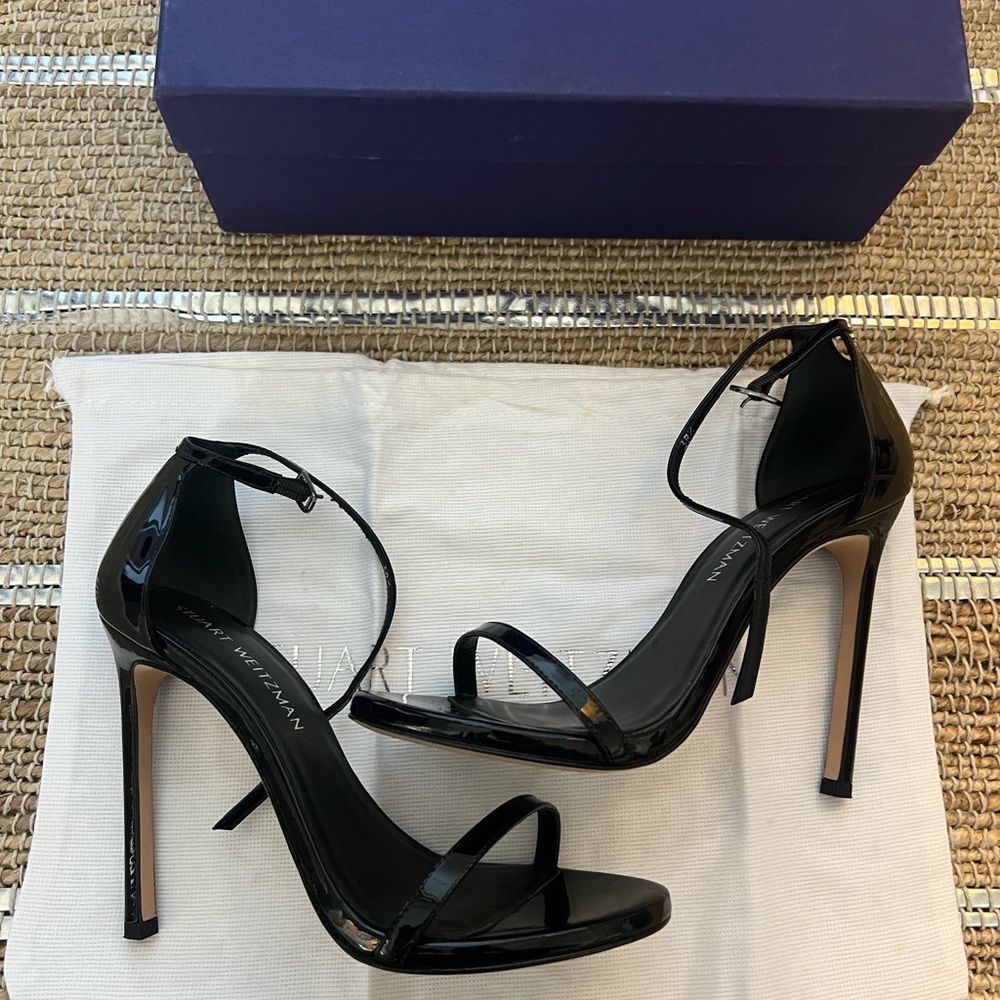 Stuart Weitzman Nudist Black Patent Heel - Picture 2 of 7